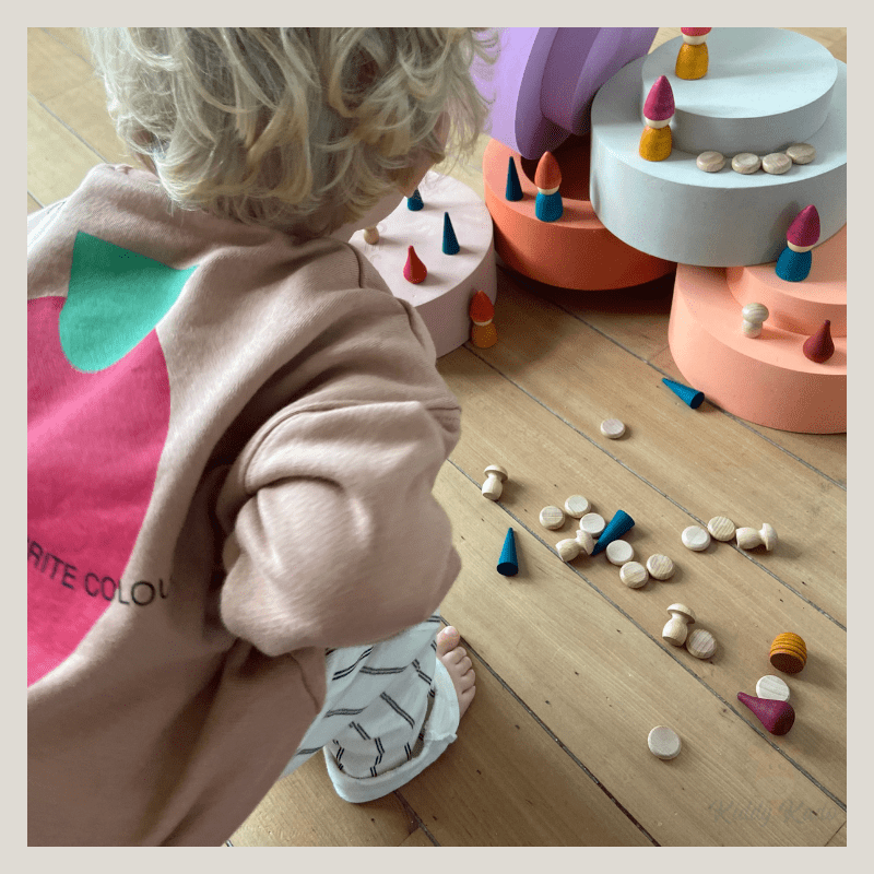 MOES Play rainbow chair - Magneetfeest