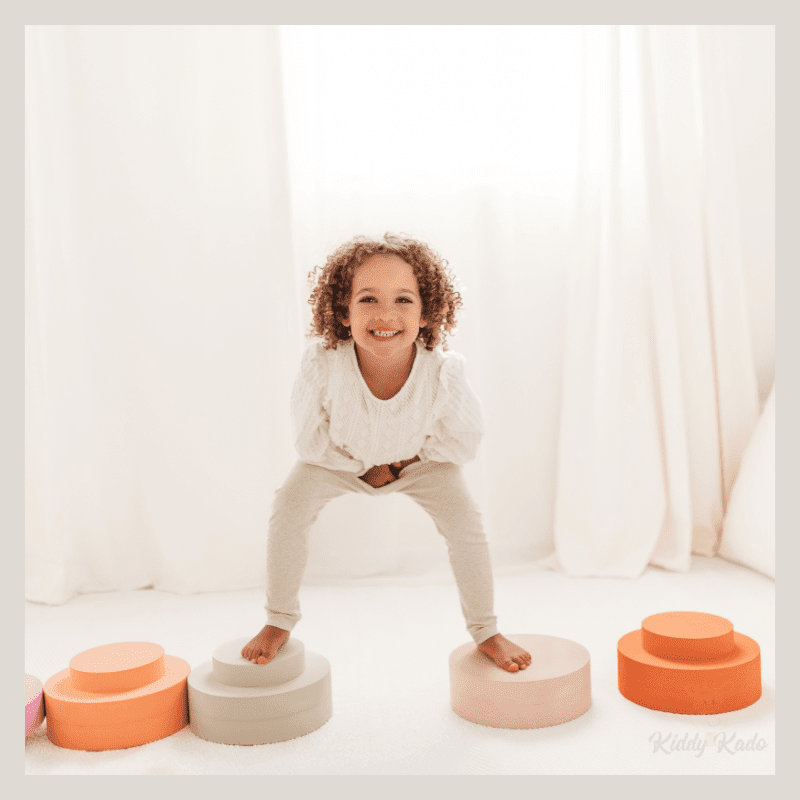 MOES Play rainbow chair - Magneetfeest