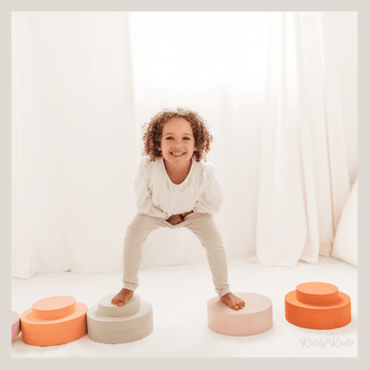 MOES Play rainbow chair - Magneetfeest
