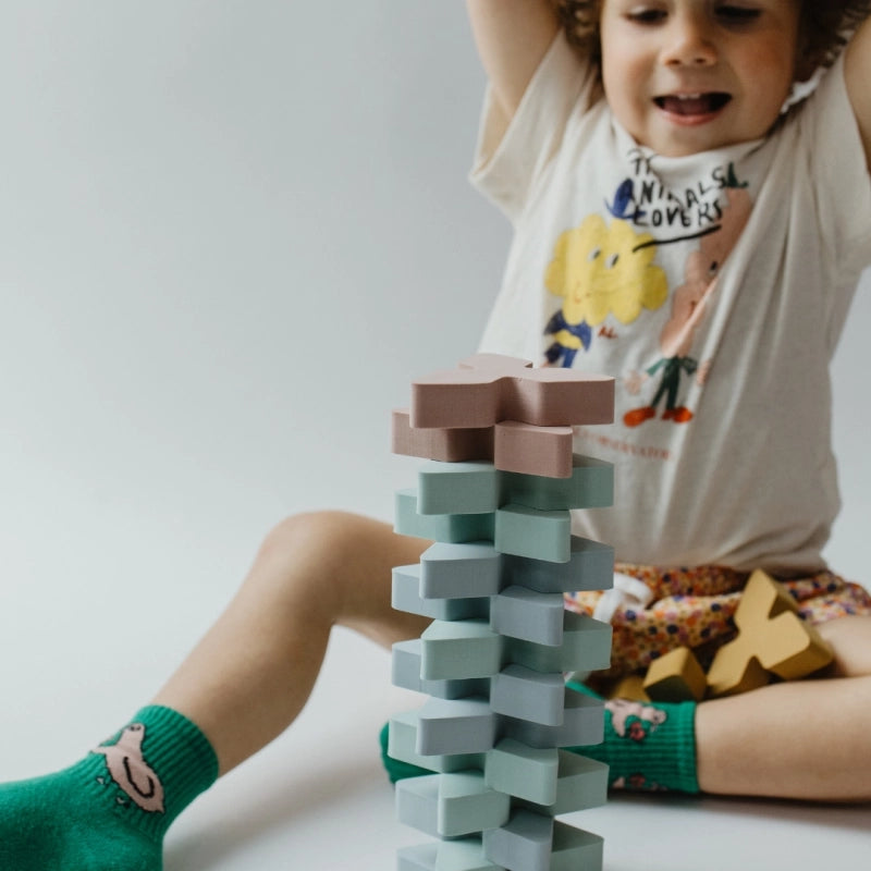 MOES play Trianglo sterren - Magneetfeest